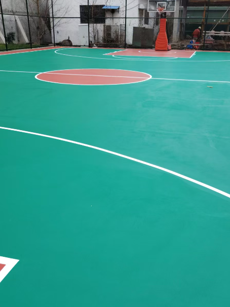 佳木斯 球场长期使用易出现地面开裂